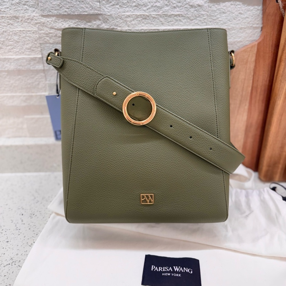 New w/tags Parisa Wang Olive Pebbled Leather Carrie Medium Tote w/dust bag